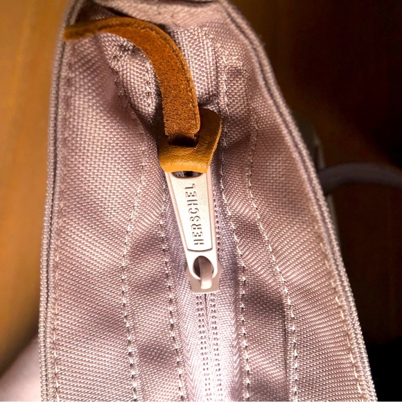 Herschel Supply Company Rose Colored Canvas Tote Shoulder Bag with Zipper - Picture 3 of 5